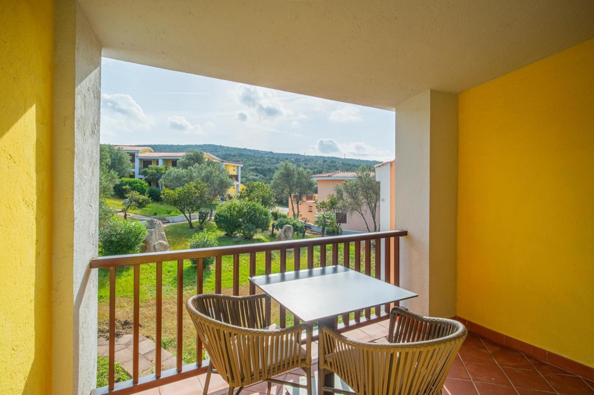 Felix Hotels - Residence Hotel Costa Serena ปาเลา ภายนอก รูปภาพ