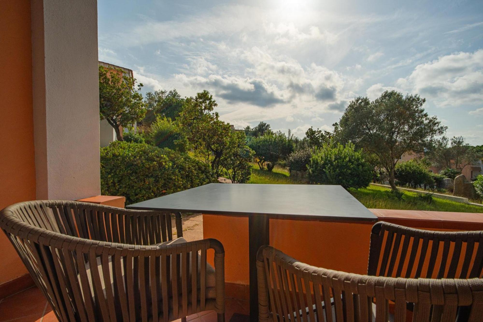Felix Hotels - Residence Hotel Costa Serena ปาเลา ภายนอก รูปภาพ