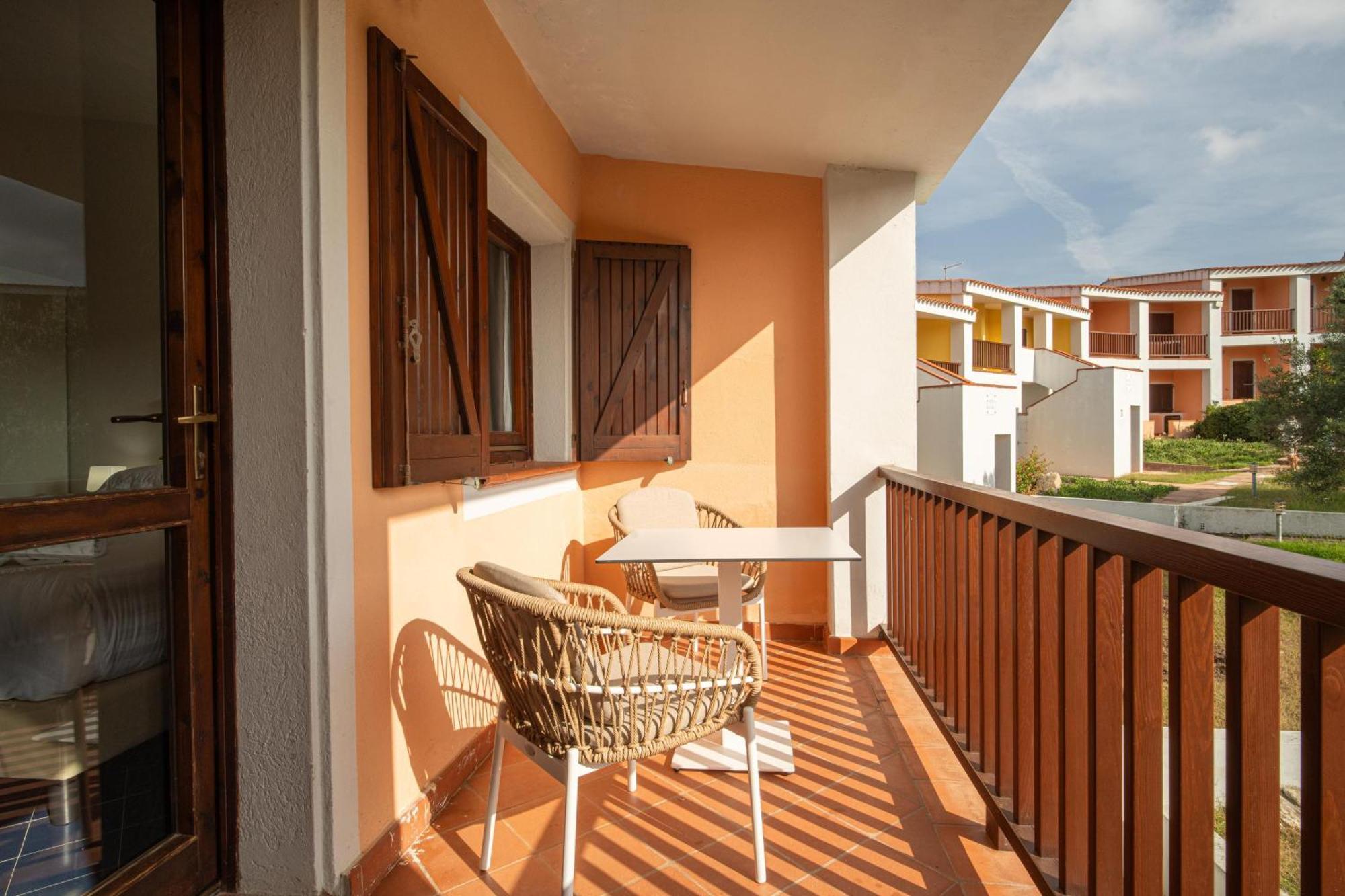 Felix Hotels - Residence Hotel Costa Serena ปาเลา ภายนอก รูปภาพ