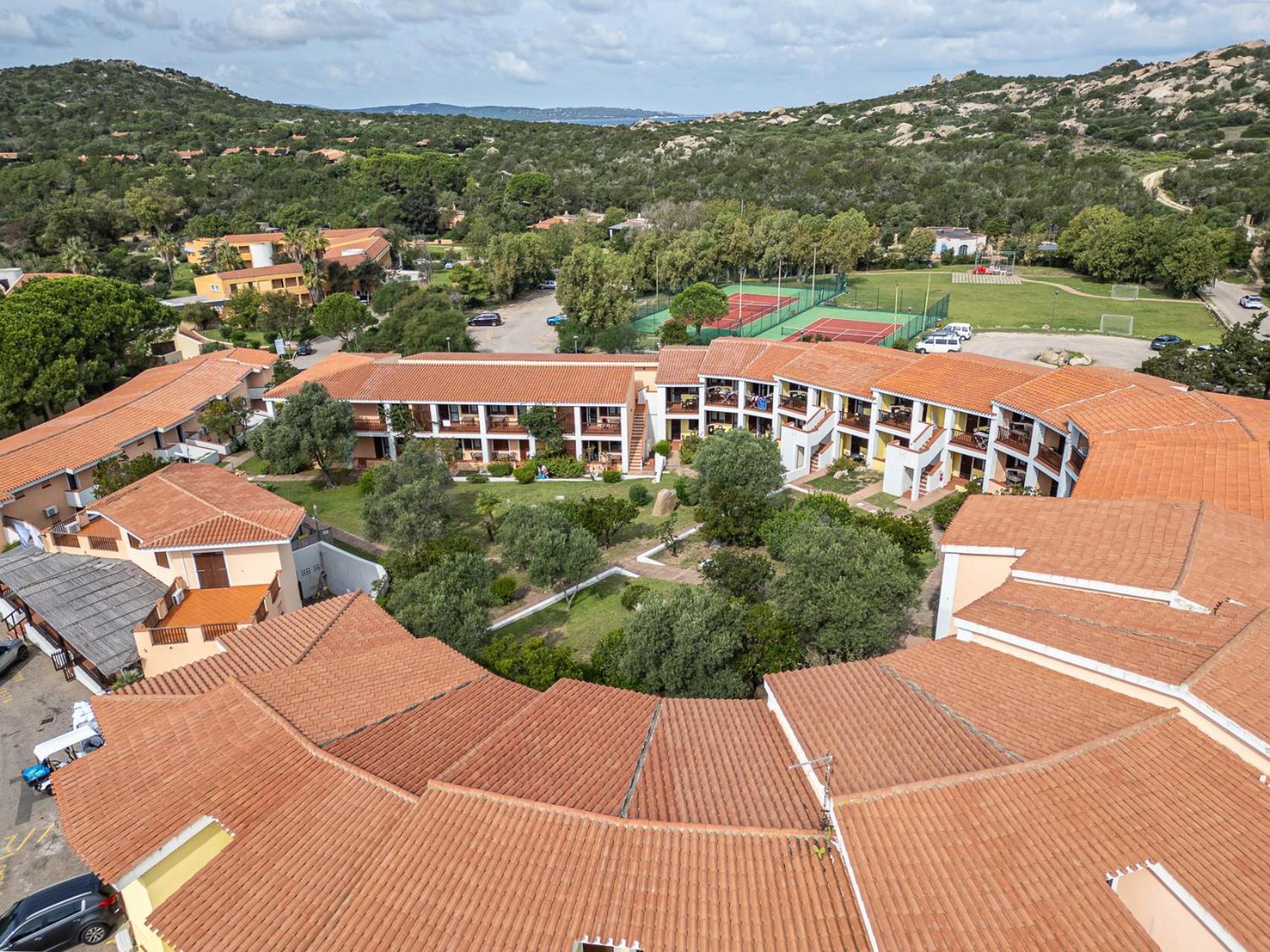 Felix Hotels - Residence Hotel Costa Serena ปาเลา ภายนอก รูปภาพ